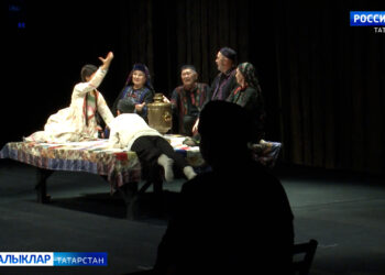 Сәхнәдә — ут күршеләребез