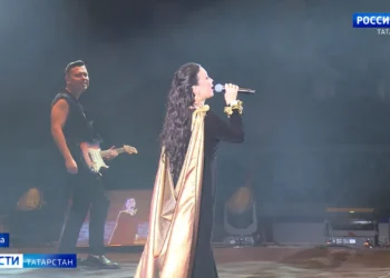 Жители поселка Удачный жалуются на разбитую дорогу