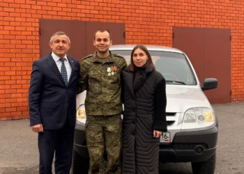 В Лаишевском районе бойцу СВО передали автомобиль