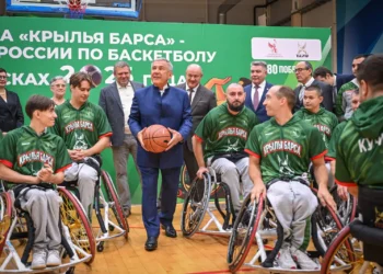 Рустам Минниханов поздравил «Крылья Барса»: «Каждый из вас – это пример того, как можно достигнуть успехов в спорте, несмотря на все трудности»