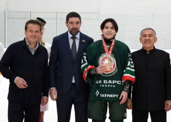 Минниханов поздравил юных хоккеистов команды «Ак Барс-2011»