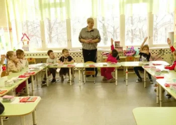 Воспитанники нижнекамского детсада изготовили наборы сухого душа для бойцов СВО