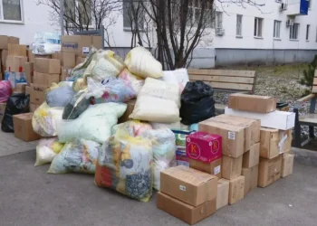 Школьники из Нижнекамска отправили гумпомощь мирным жителям Донбасса