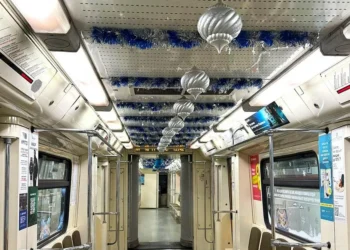 В казанском метро начал курсировать новогодний поезд «Русич»