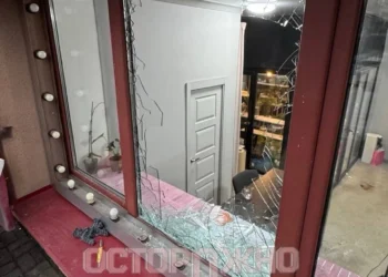 В Казани голый мужчина ворвался в цветочный магазин