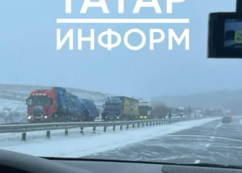 На трассе Челны — Казань образовалась пробка из-за ДТП с фурами