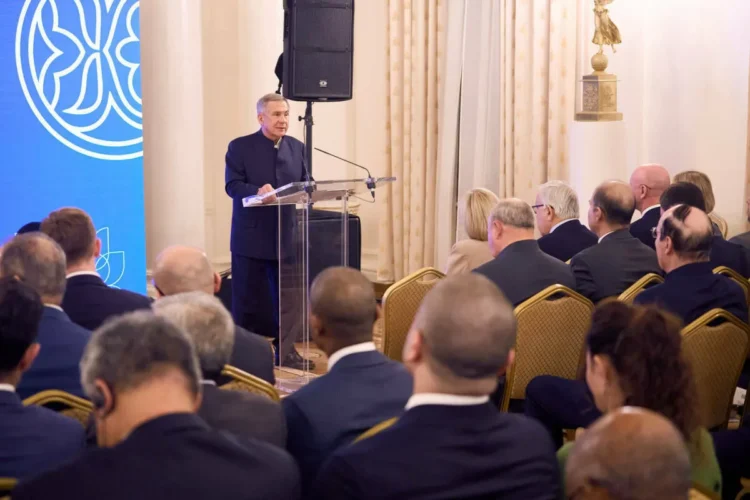 Рустам Минниханов