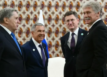 Раис Татарстана Рустам Минниханов и другие члены российской делегации перед началом переговоров с Президентом Ирана