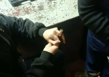 Спасатели из Татарстана помогли парню вытащить палец из спиннера