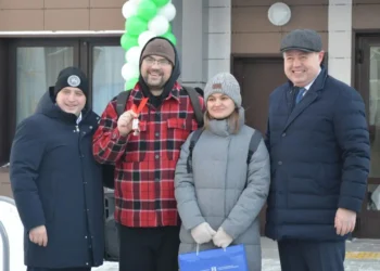 Министр здравоохранения РТ вручил ключи от квартир врачам Нижнекамска