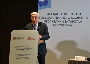 Мухаметшин сообщил, что туристическая отрасль ежегодно приносит в бюджет республики до 40 млрд рублей