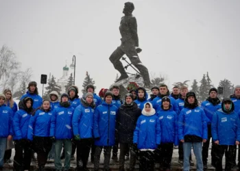 Молодогвардейцы РТ приняли участие в торжественном возложении цветов к памятнику Мусе Джалилю