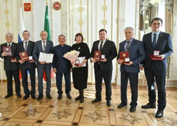 Рустам Минниханов наградил лауреатов Государственных премий в области науки и техники