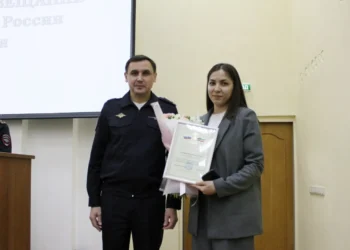 Казанские полицейские наградили граждан, предотвративших мошенничество