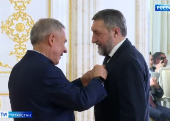 Рустам Минниханов наградил татарстанских ученых