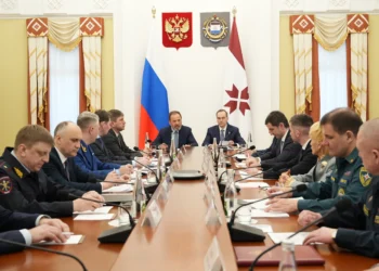 Комаров