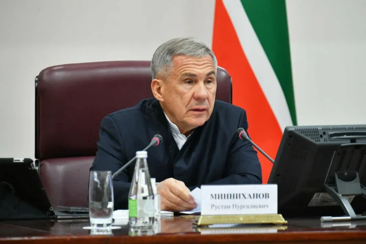 Рустам Минниханов