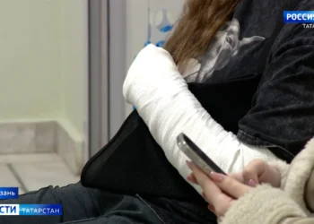 Жители Казани стали чаще обращаться в травмпункты из-за гололедицы
