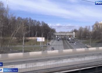 В Татарстане проверяют мусор вдоль железнодорожных путей после зимы