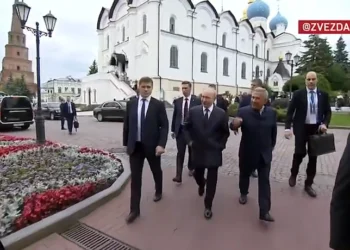 Путин и Минниханов посетили Благовещенский собор и Кул-Шариф