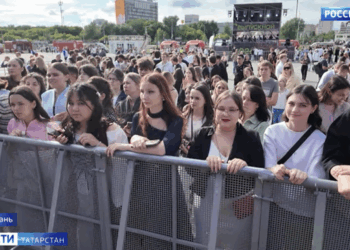 8 тысяч выпускников в Казани встретили рассвет взрослой жизни под концерт «Моей Мишель» у Чаши