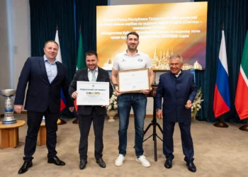 Минниханов чествовал ватерпольный клуб «Синтез» — чемпиона России
