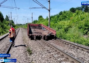 Транспортная прокуратура проводит проверку после схода двух вагонов поезда в Арском районе