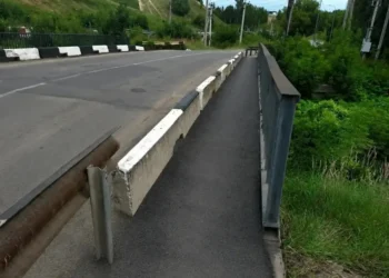 В Казани обновили пешеходные зоны на трех мостах в рамках нацпроекта