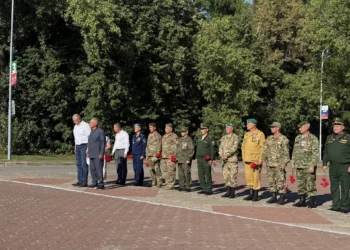 Рустам Минниханов почтил память защитников Отечества: возложение цветов к новому мемориалу