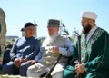 Рустам Минниханов почтил память Ахмата‑Хаджи Кадырова в день его 75‑летия