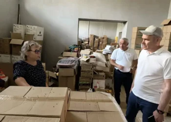 Татарстан отправил в Лисичанск и Рубежное более 2 тысяч наборов к началу учебного года