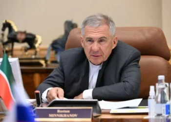 Рөстәм Миңнеханов: Татарстанның Мактау тактасында 15 мең хезмәткәр турында мәгълүмат урын алачак