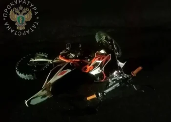 В Татарстане 18-летняя пассажирка питбайка умерла после ДТП в больнице: водитель погиб на месте
