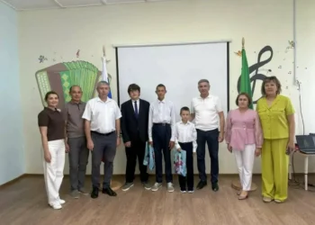 В Актанышском районе сыну участника СВО передали школьные принадлежности