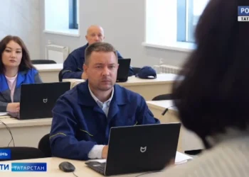 Преподаватели ВУЗов в роли учеников: всё о программе «Профессионалитет»