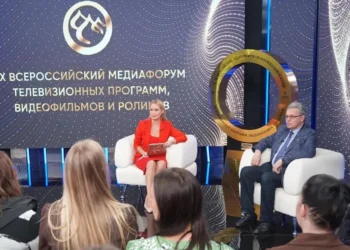 Рифат Сабитов на медиафоруме в Ярославле рассказал, почему живую журналистику не заменит ИИ