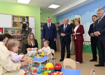 Марат Ахметов посетил обновлённые детский сад и музыкальную школу в Набережных Челнах