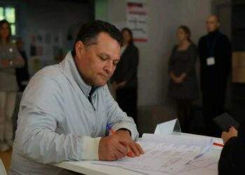Глава Елабужского района Рустем Нуриев проголосовал на выборах в Госдуму