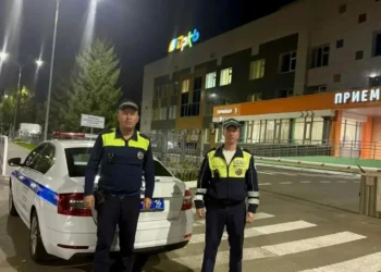 Полицейские Казани помогли доставить в больницу девочку с сильным носовым кровотечением