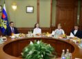 Многодетная семья получила подарки от главы МВД по РТ