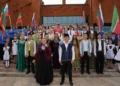 Более 100 человек исполнили «Туган тел» у Национальной библиотеки в Казани