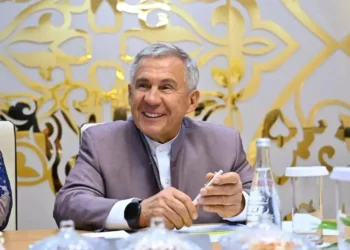 Рустам Минниханов встретился с искусствоведом Зельфирой Трегуловой