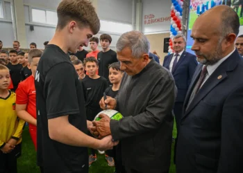 Рустам Минниханов открыл четыре футбольных манежа в Татарстане