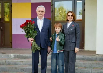 Сергей Когогин вместе с семьей проголосовал на выборах в Госдуму