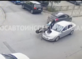 В Казани курьер на электровелосипеде попал в больницу после ДТП во дворе