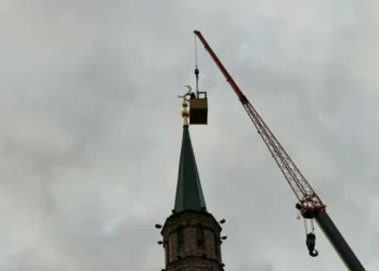 Полумесяц башни Сююмбике покроют сусальным золотом