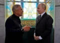 Минниханов поздравил Путина с днем рождения от имени жителей Татарстана
