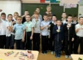 Бавлинские школьники изготовили обереги для участников СВО