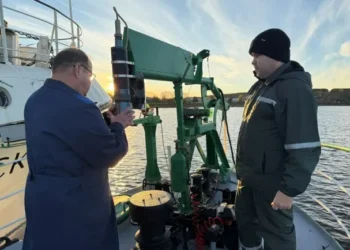Два научных судна исследуют состояние Куйбышевского водохранилища